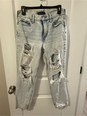 Aeropostale Light Wash Ripped Mom Jeans